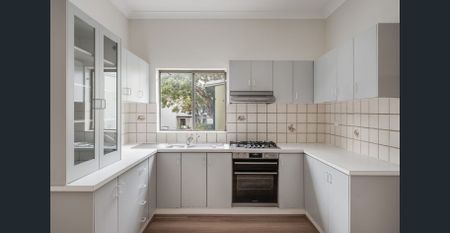 Freshly Updated Family Home in a Prime Hurlstone Park Location - Photo 4