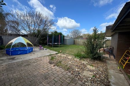 3 BEDOOM HOME NEXT TO BROKEN RIVER! - Photo 2