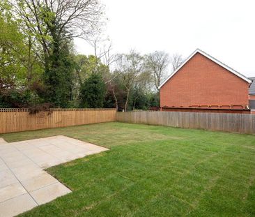 4 bedroom detached house to rent - Photo 6