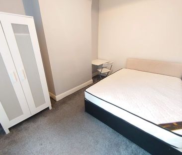 Halsbury Road, Kensington. - Photo 3