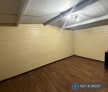 3 bedroom semi-detached house to rent - Photo 6