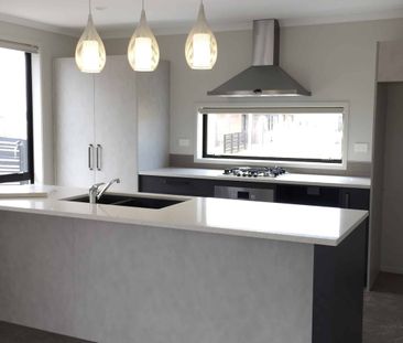 Brick and Tile Home in The Lakes - Photo 4