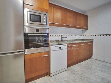 3 room luxury Flat for rent in Centro Tradicional, Alicante, Valencia - Photo 5