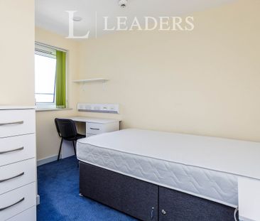 1 bedroom room to rent Fawcett Road, Southsea - Photo 1