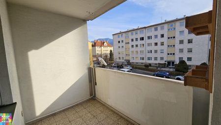 Großzügige 3 Zimmerwohnung mit Rundgang und Loggia - Photo 3