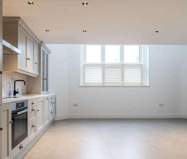 Down Road, Merrow, GU1 - Photo 6