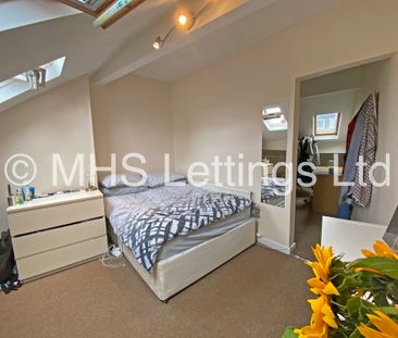 3 Bedroom Mid Terraced House for rent in Beechwood View - Photo 6