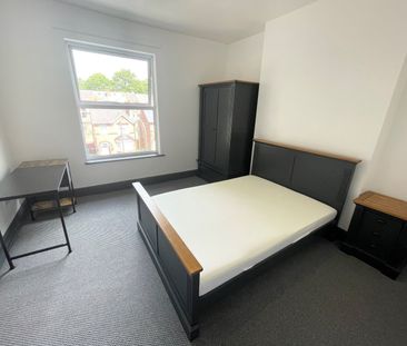 Room 8, Gregory Boulevard, NG7, Nottingham - Photo 2