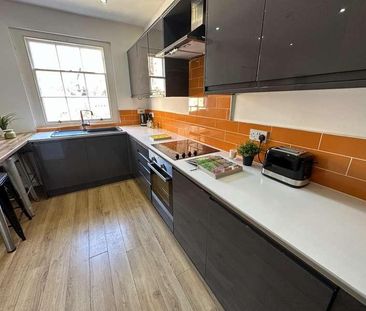 Mount Pleasant, L3 - Photo 3