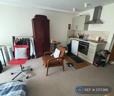 Studio to rent - Photo 1