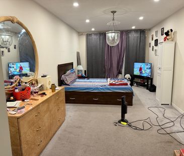 For Lease - 103 Bunchberry Way, Brampton, Ontario - Photo 3