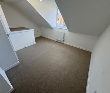 3 bedroom semi-detached house to rent - Photo 3