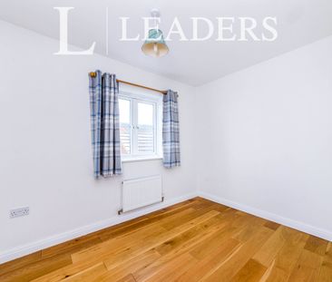 3 bedroom house to rent Ross Drive, Stamford, PE9 - Photo 2