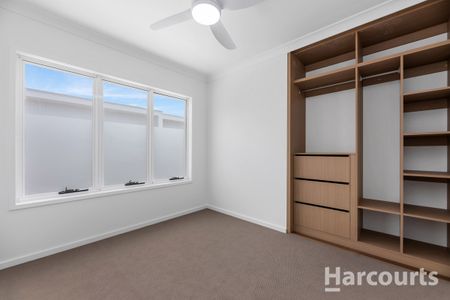 Brand New Modern living - Photo 4