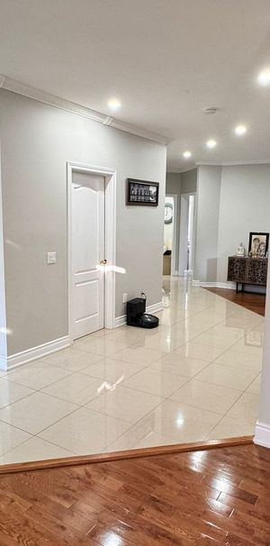 Excellent Location - 4 Bed Room Detached house - Mississauga - Photo 1