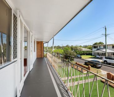 8 Girraman Street, Chermside West QLD 4032 - House For Rent - $800 ... - Photo 2