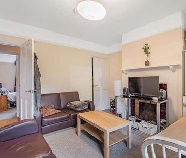 Walnut Tree Close, Guildford, GU1 - Photo 3