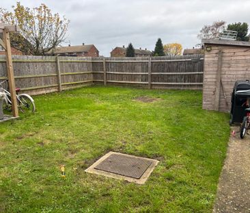 2 bedroom end of terrace house to rent - Photo 4