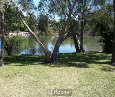 3 Bedroom Waterfront Home - Photo 6