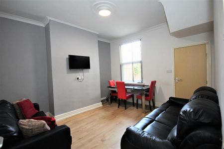4 bedroom terraced house to rent - Photo 4