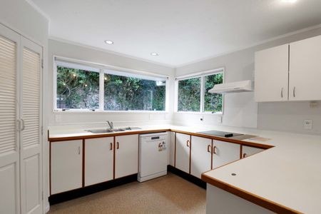 Family Living in Ngaio - Photo 3