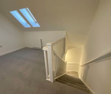 Price £1,295 pcm - Available Now - Unfurnished - Photo 1