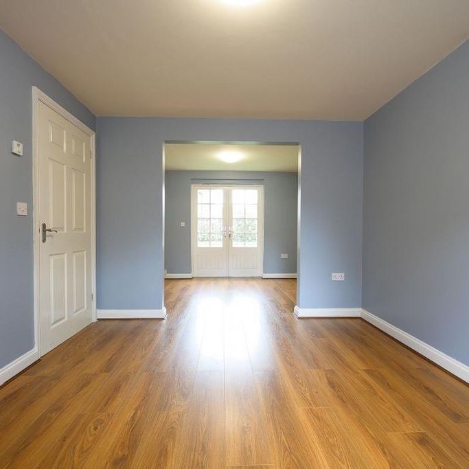 3 bedroom semi-detached house to rent - Photo 1
