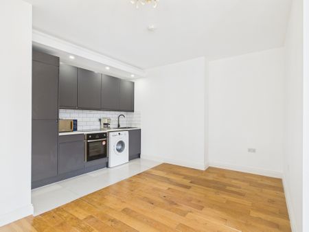 16 Elmfield Road, Bromley, BR1, London - Photo 4