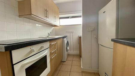 1 bedroom flat to rent - Photo 4