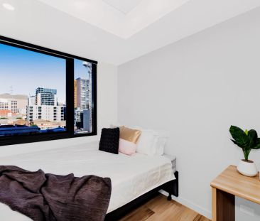 6 Bedroom Apartment - Queen Bed - Photo 2