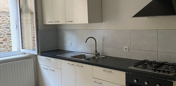 Location Appartement 3 pièces 74m² - Photo 2