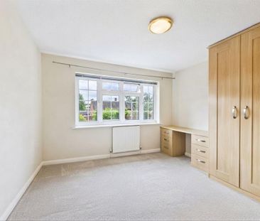 4 bedroom semi-detached house to rent - Photo 4