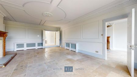 4 bedroom semi-detached house to rent - Photo 4