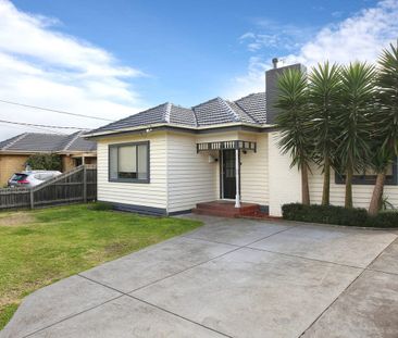 18 Berembong Drive, Keilor East VIC 3033 - Photo 5