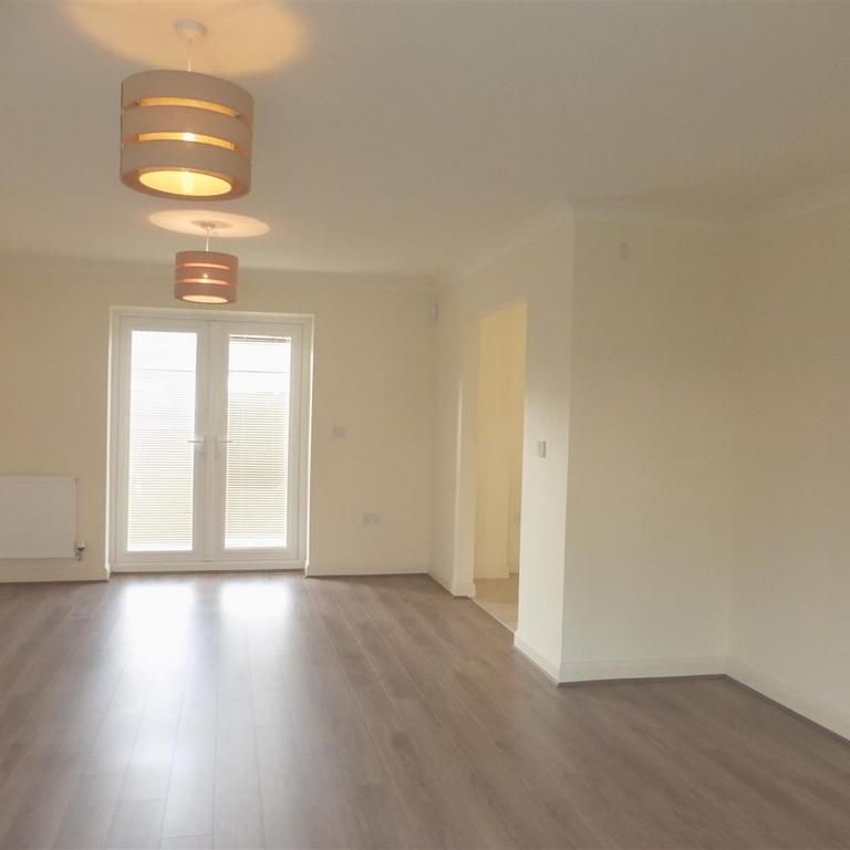 3 bedroom detached house to rent - Photo 1