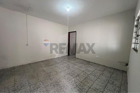 Casa Para Alugar Em Jardim Nossa Senhora de Fátima de 45.00 m² Com 1 Quarto E 3 Garagens - Photo 5
