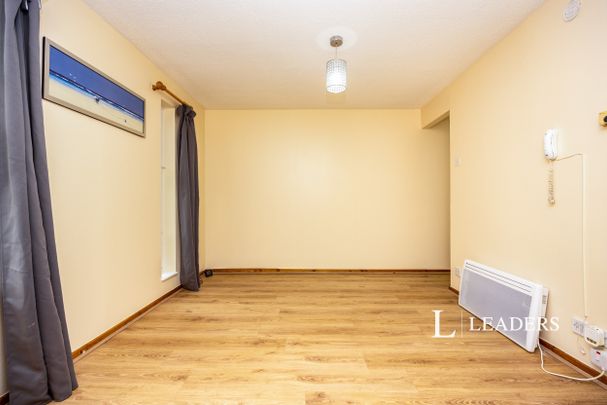 1 bedroom studio to rent Hodgson Gardens, Guildford, GU4 - Photo 1