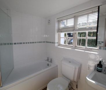 3 bedroom detached house to rent - Photo 5