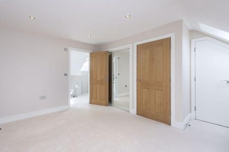 3 bedroom semi-detached house to rent - Photo 3