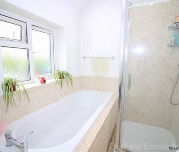 3 bedroom property to rent in Watford - Photo 2