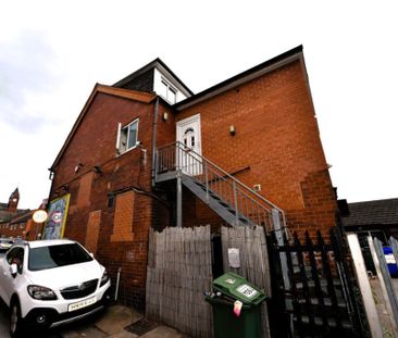 3 bedroom Flat in Woodhouse Street, Leeds - Photo 1