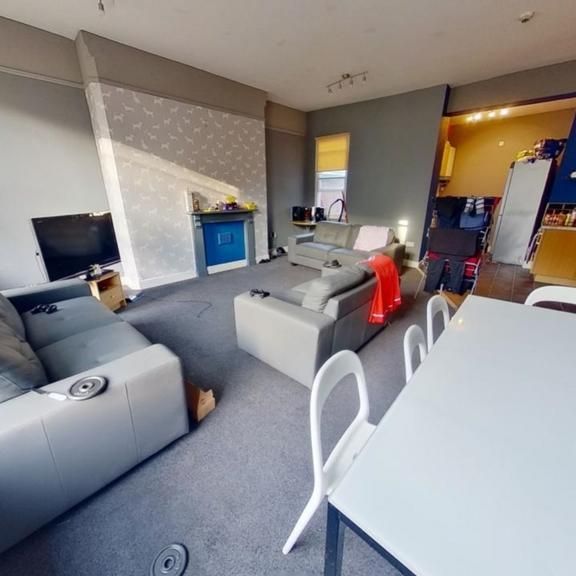 6 bedroom flat to rent - Photo 1