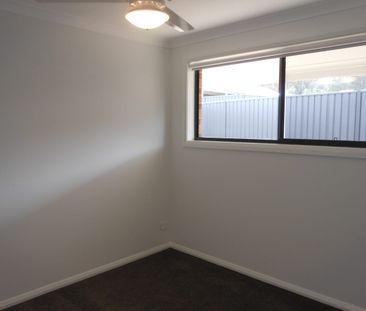 Modern Two Bedroom Townhouse in Springdale Heights! - Photo 2