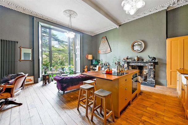 A unique period apartment in the heart of Montpellier - Photo 1