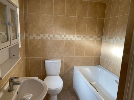 Justcroft House, Staplehurst, Kent - £950pcm - Photo 4