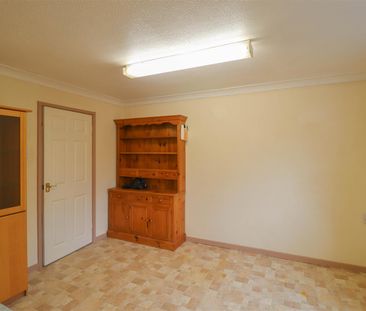 Trinity Close, Fordham, Ely - Photo 3