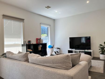 Stylish Double-Storey Townhouse with Premium Finishes and Prime Location - Photo 4