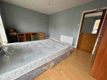 70 Agincourt Avenue, Belfast BT7 1QB - Photo 3