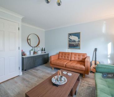 4 bedroom terraced house to rent - Photo 1
