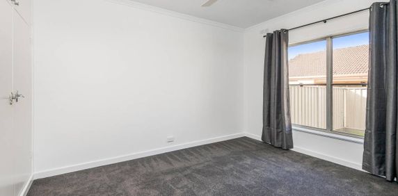 Renovated with plenty of modern conveniences - Photo 2